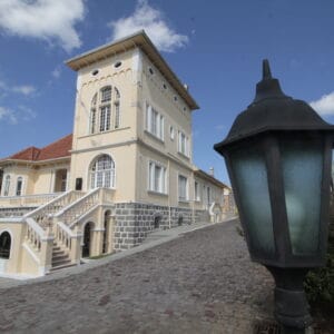 TOUR VALE DOS VINHEDOS 4 VINÍCOLAS COM TIM TIM E ALMOÇO PREMIUM ITALIANO